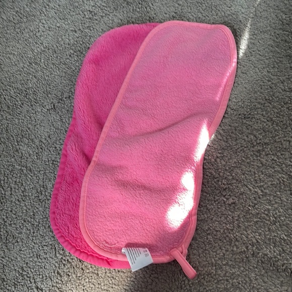 NWOT makeup remover cloth pack - Picture 3 of 5